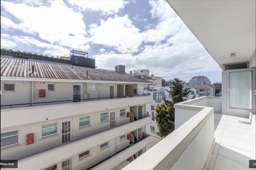 To Let 1 Bedroom Property for Rent in Sea Point Western Cape